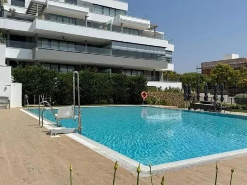 Spacious 3-Bedroom Apartment in the Prestigious Las Mesas Urbanization, Estepona