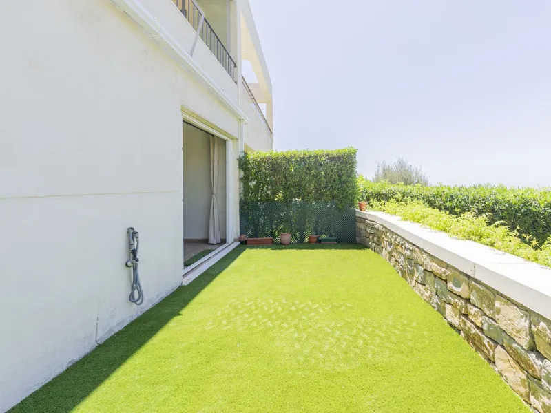 Live in paradise with sea and mountain views!