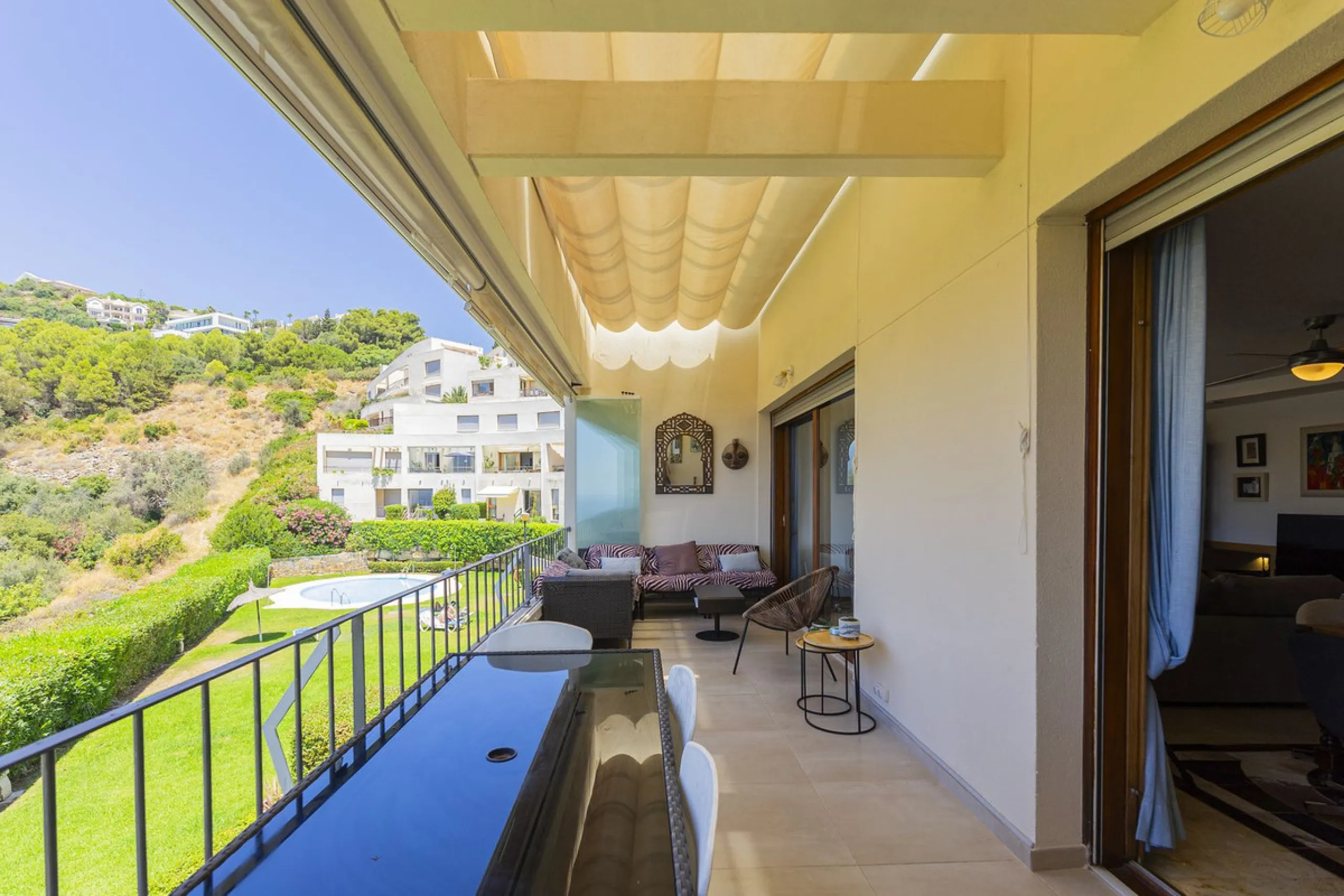 Live in paradise with sea and mountain views!