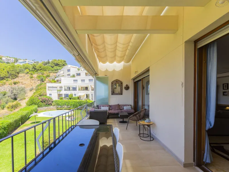 Live in paradise with sea and mountain views!