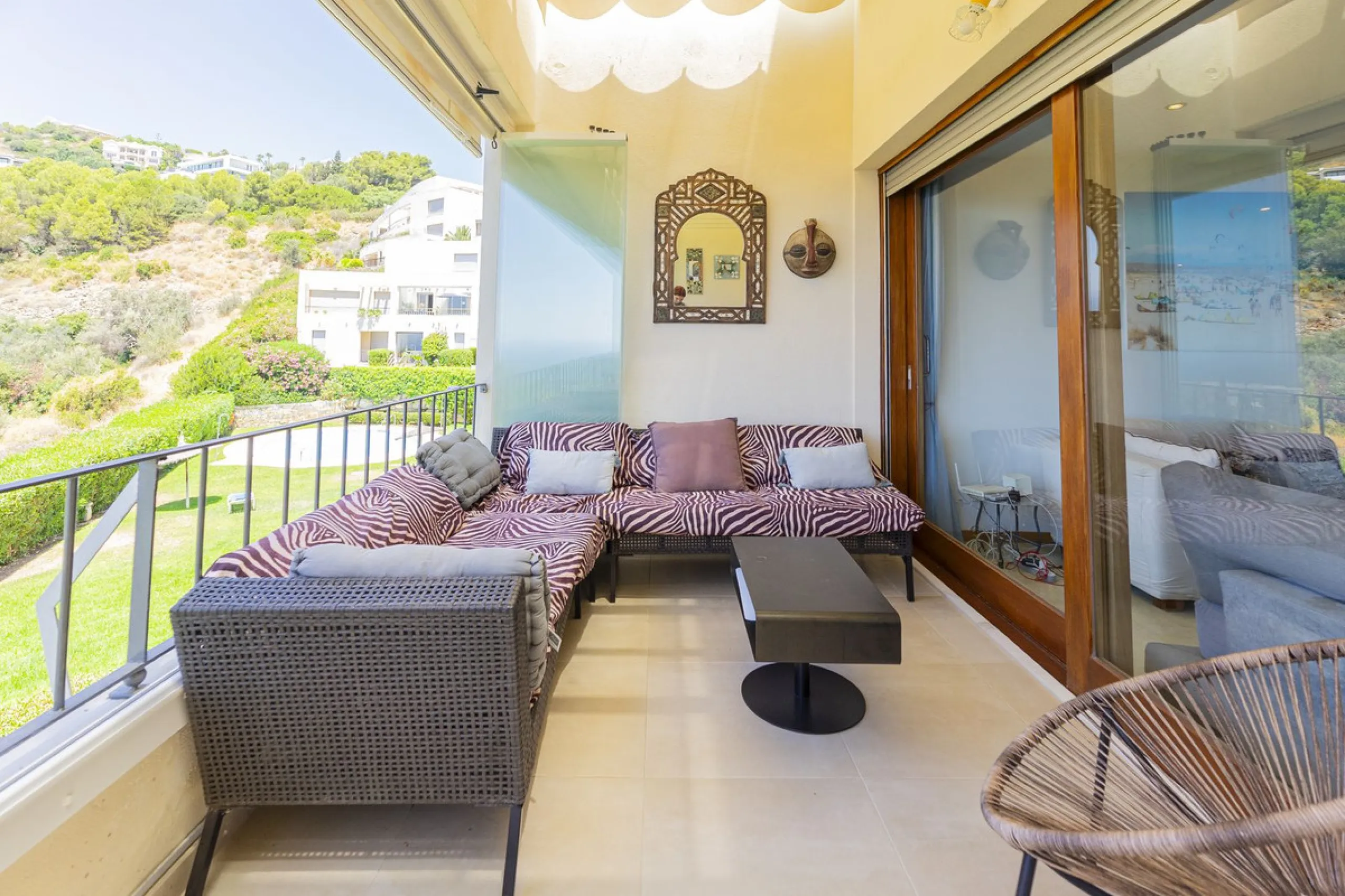 Live in paradise with sea and mountain views!