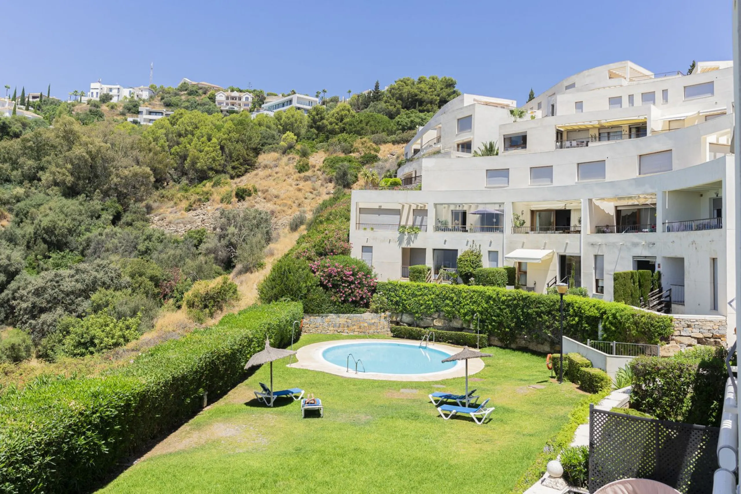 Live in paradise with sea and mountain views!