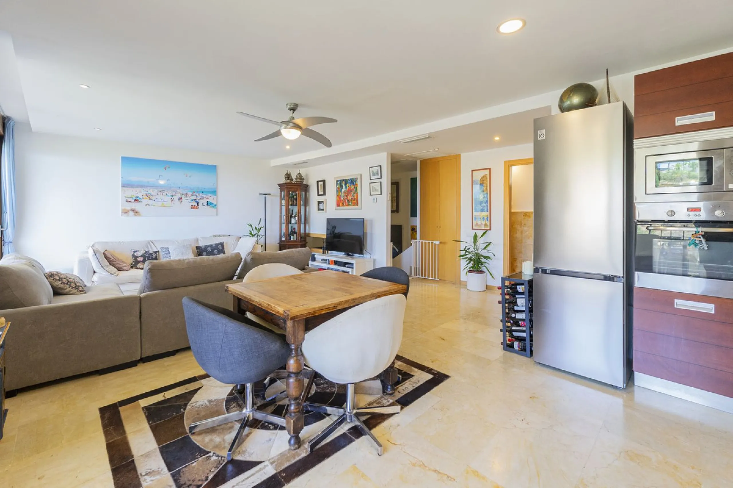 Live in paradise with sea and mountain views!