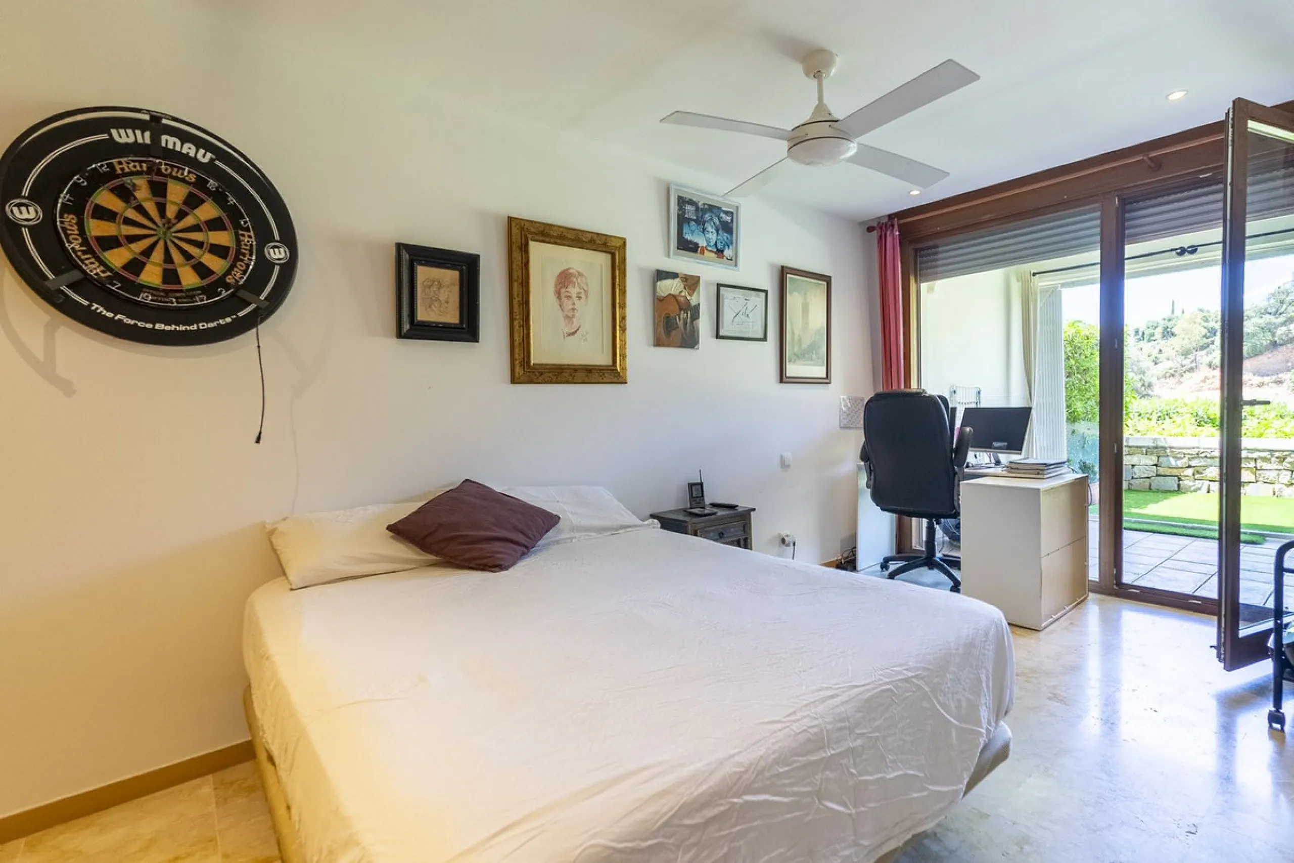 Live in paradise with sea and mountain views!