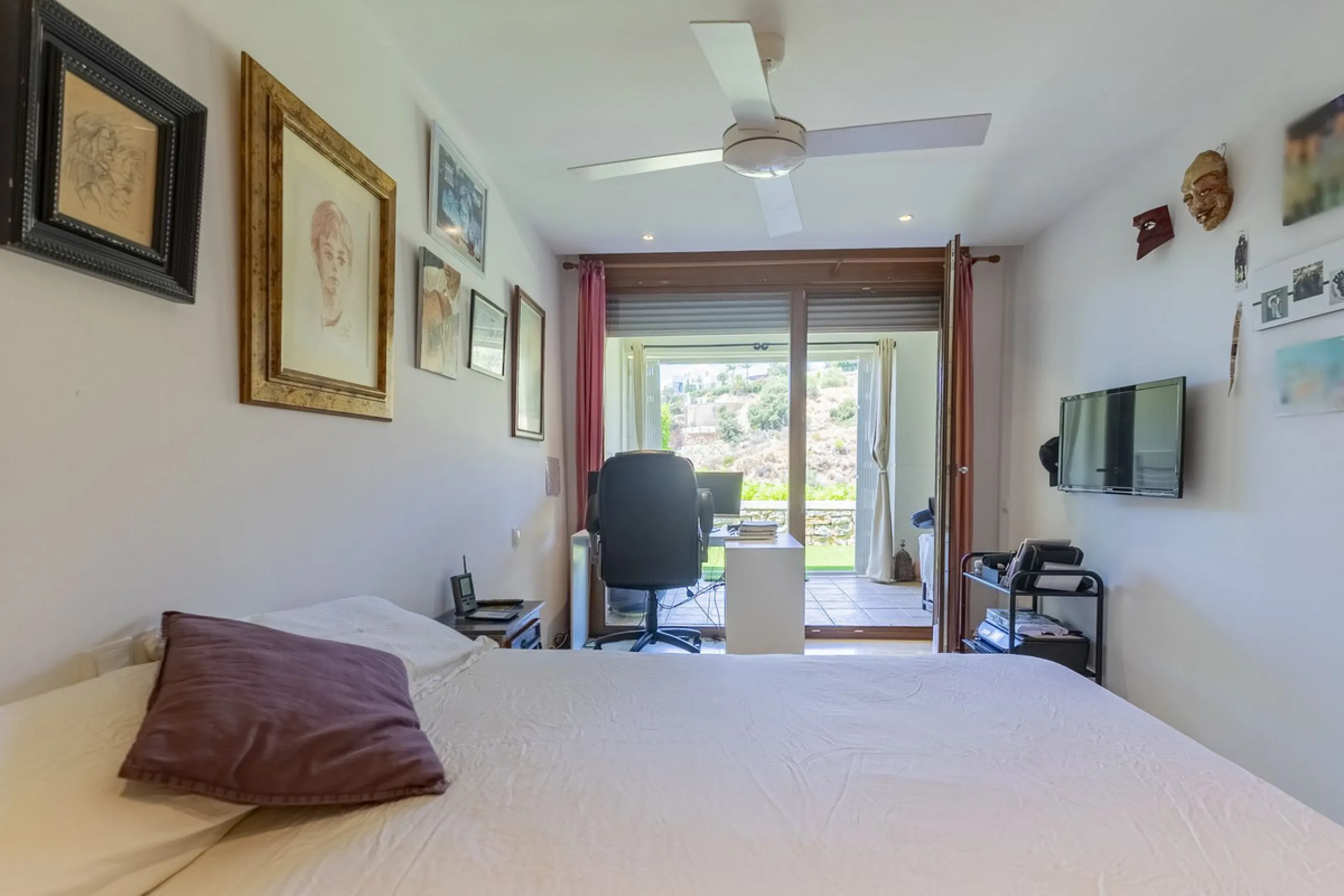Live in paradise with sea and mountain views!