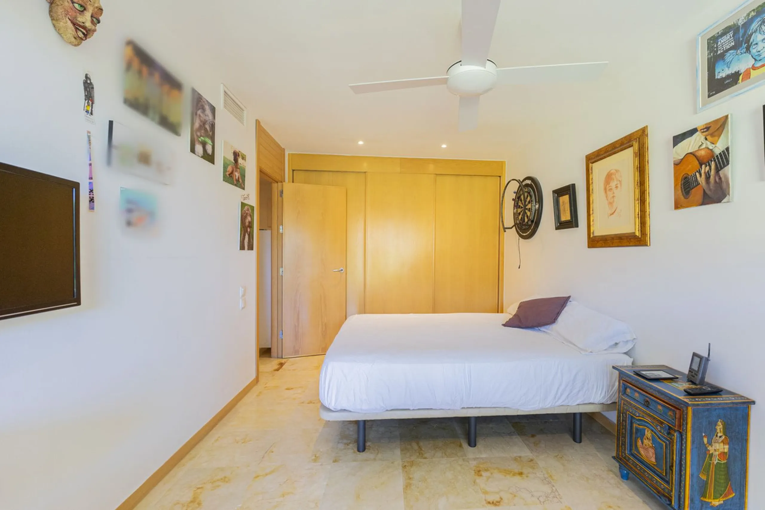 Live in paradise with sea and mountain views!