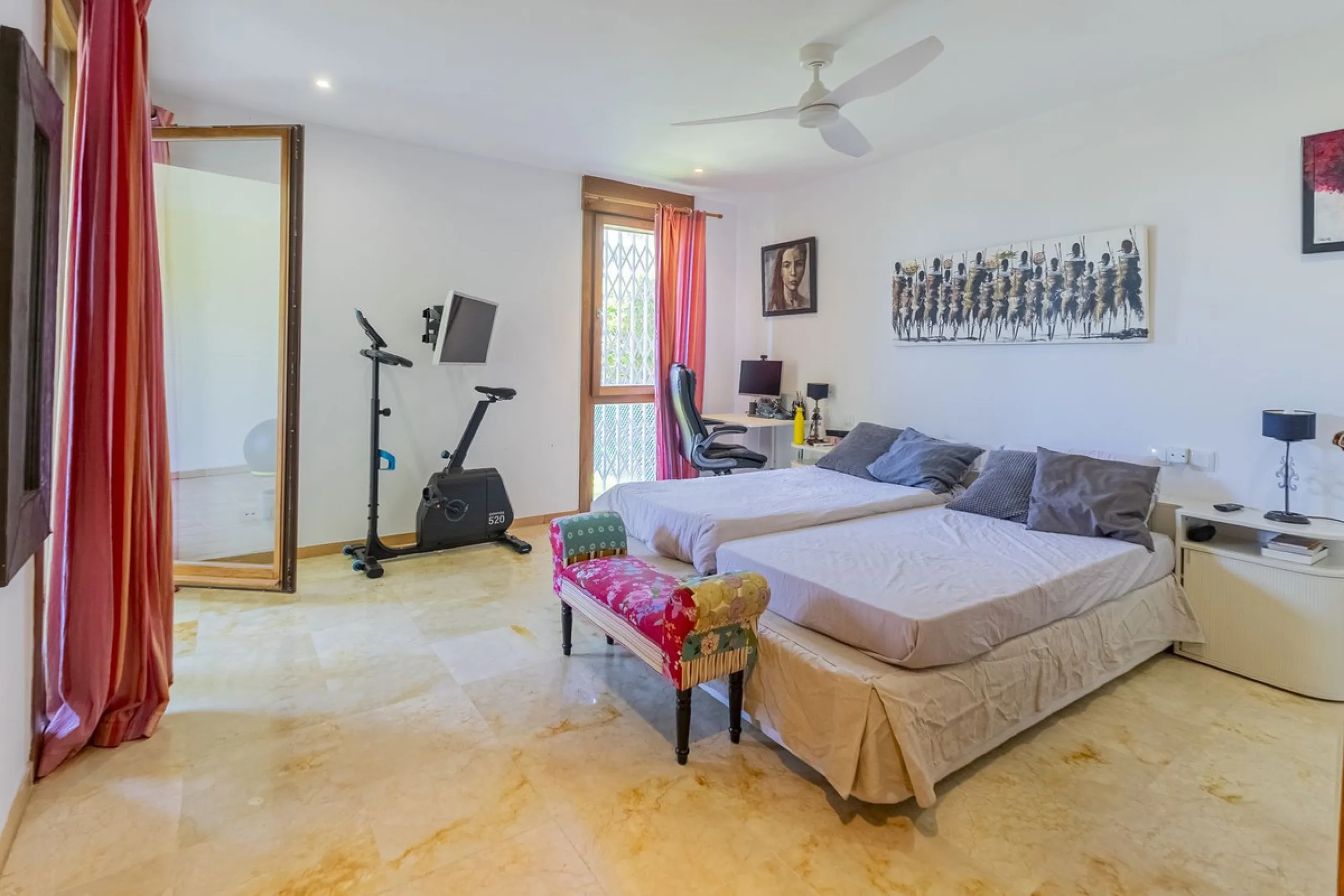 Live in paradise with sea and mountain views!