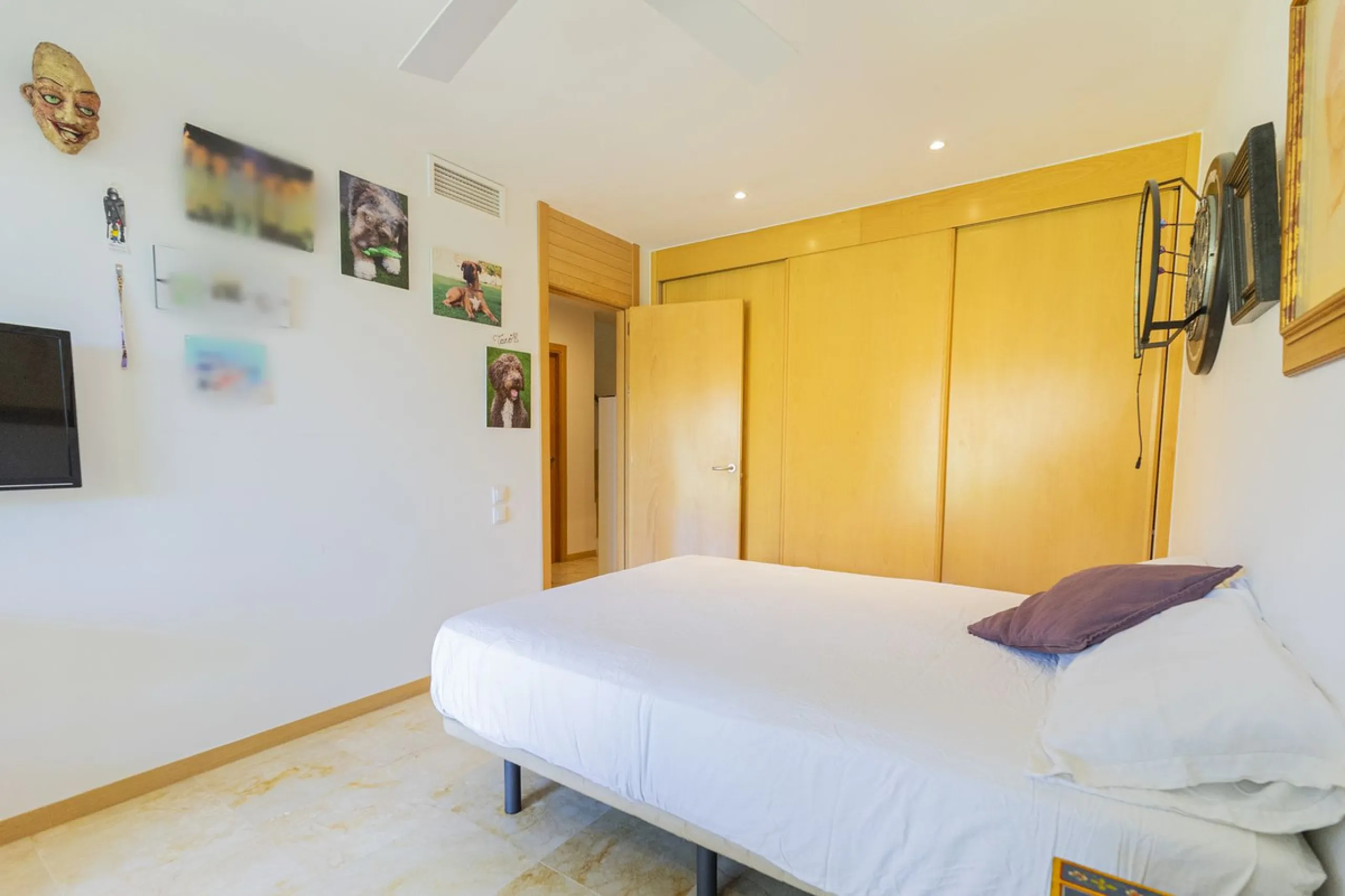 Live in paradise with sea and mountain views!