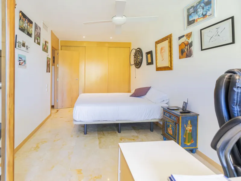 Live in paradise with sea and mountain views!