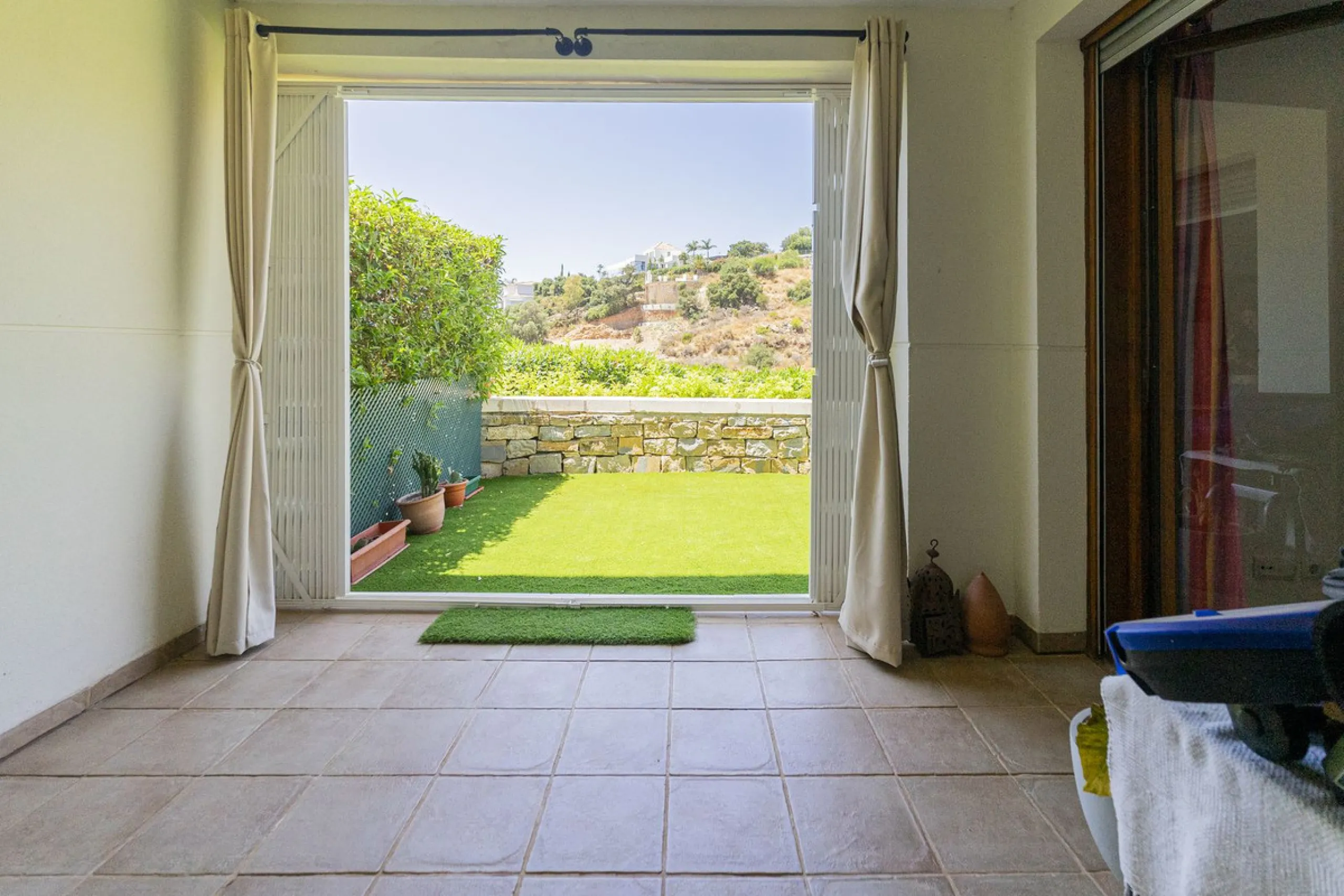 Live in paradise with sea and mountain views!