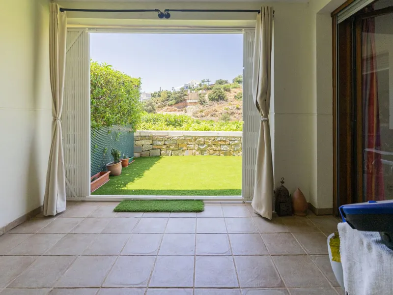 Live in paradise with sea and mountain views!