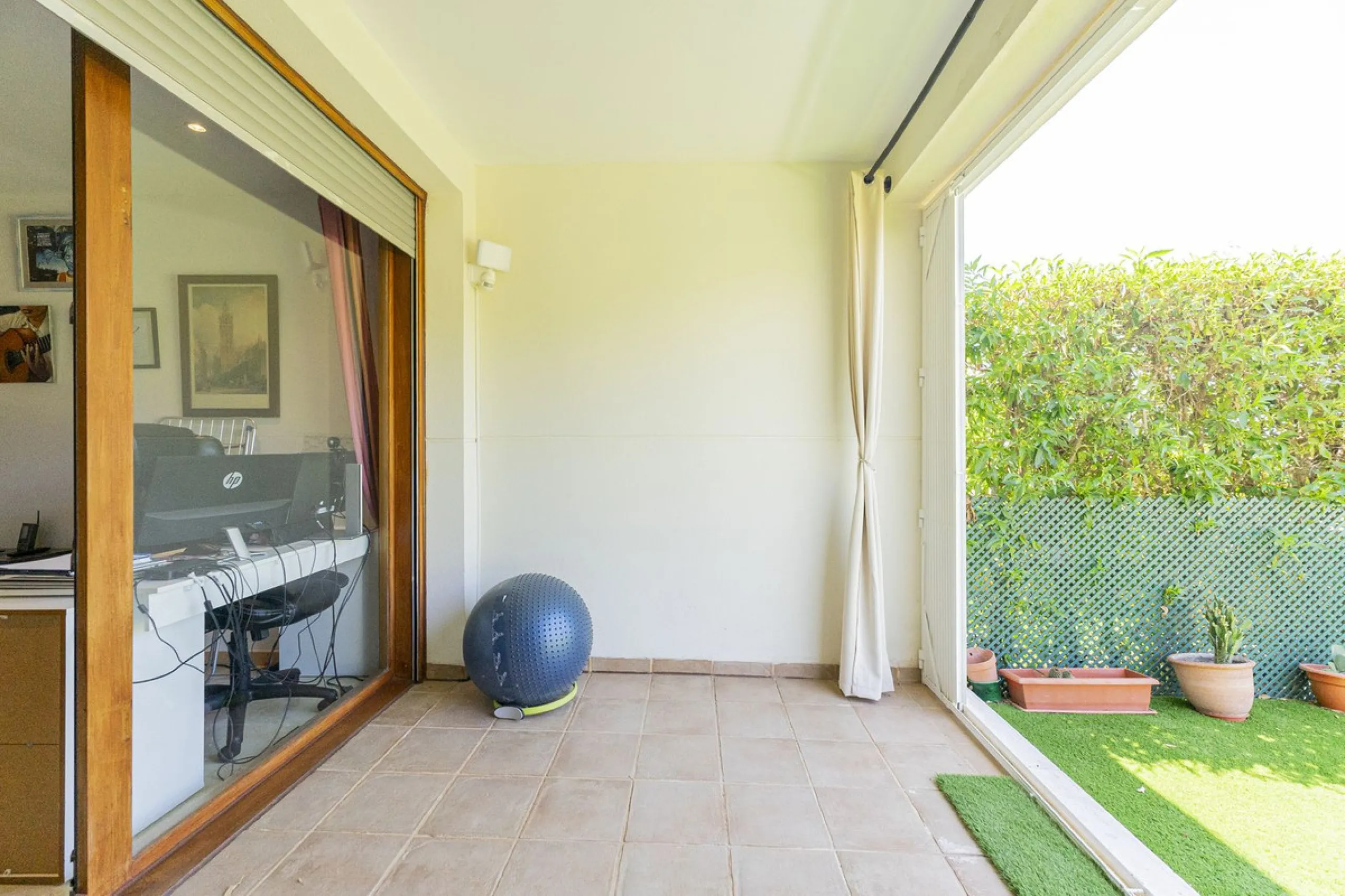 Live in paradise with sea and mountain views!