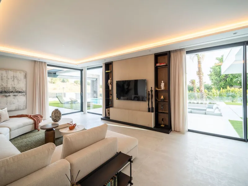 Exclusive Luxury Villa in El Paraíso Alto – Modern, Spacious, and Just Minutes from Puerto Banús & Estepona