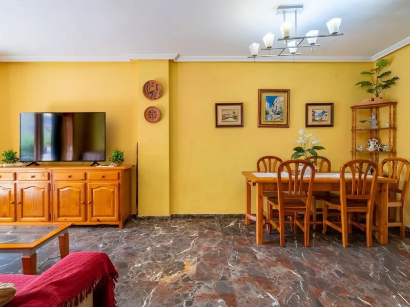 Ground-floor beachfront apartment with pool and parking in Calafell