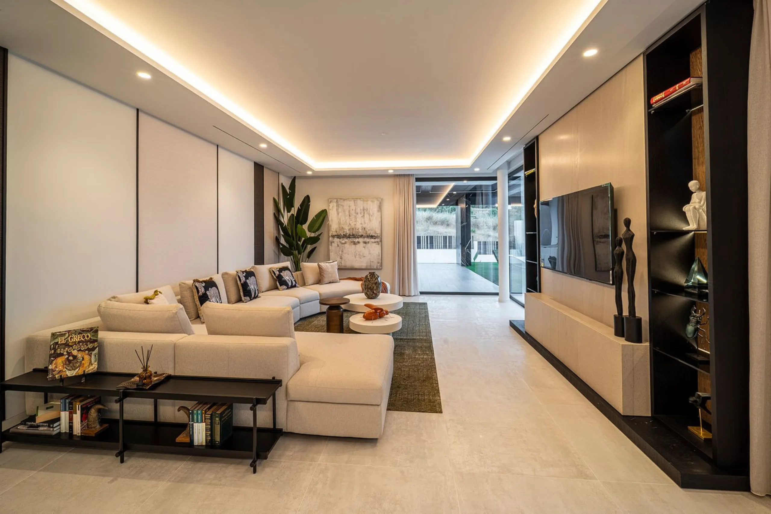 Exclusive Luxury Villa in El Paraíso Alto – Modern, Spacious, and Just Minutes from Puerto Banús & Estepona