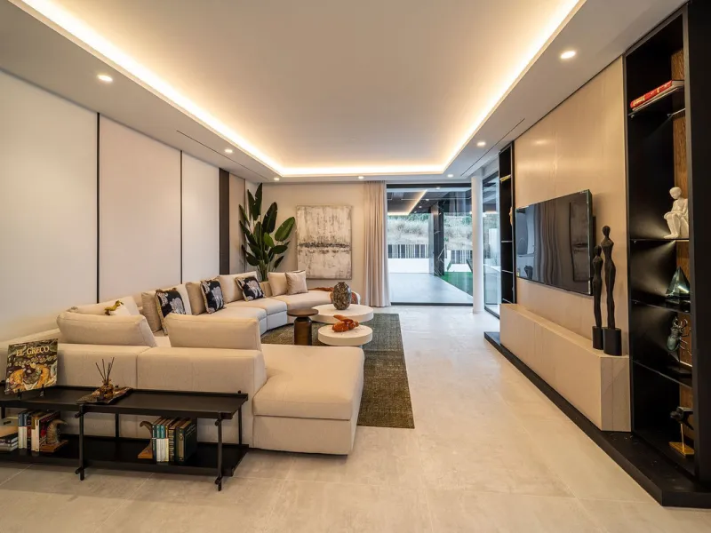 Exclusive Luxury Villa in El Paraíso Alto – Modern, Spacious, and Just Minutes from Puerto Banús & Estepona