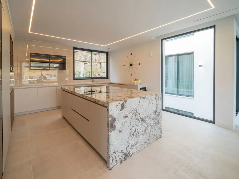 Exclusive Luxury Villa in El Paraíso Alto – Modern, Spacious, and Just Minutes from Puerto Banús & Estepona