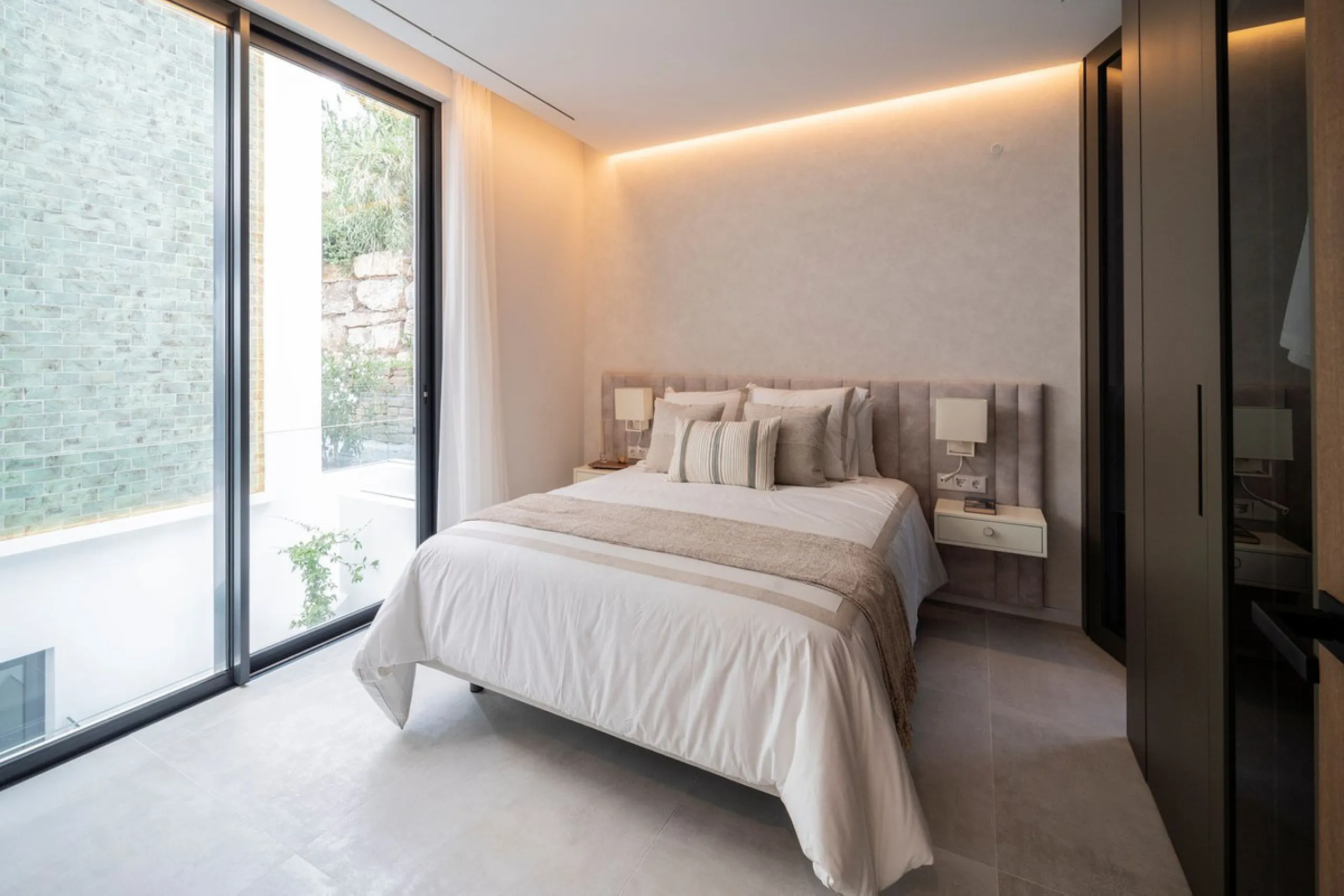 Exclusive Luxury Villa in El Paraíso Alto – Modern, Spacious, and Just Minutes from Puerto Banús & Estepona
