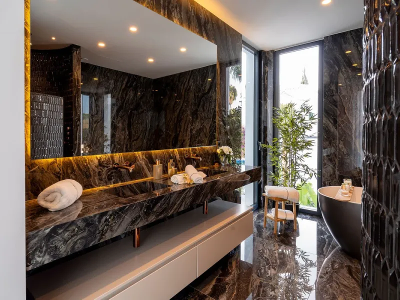 Exclusive Luxury Villa in El Paraíso Alto – Modern, Spacious, and Just Minutes from Puerto Banús & Estepona