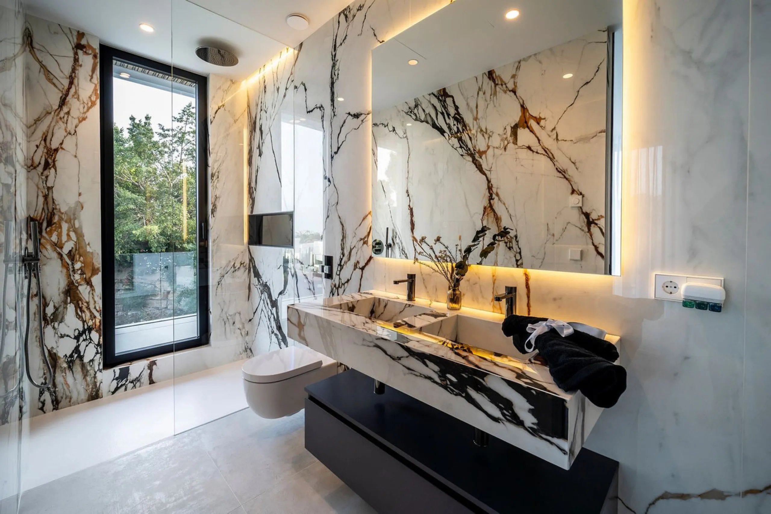Exclusive Luxury Villa in El Paraíso Alto – Modern, Spacious, and Just Minutes from Puerto Banús & Estepona