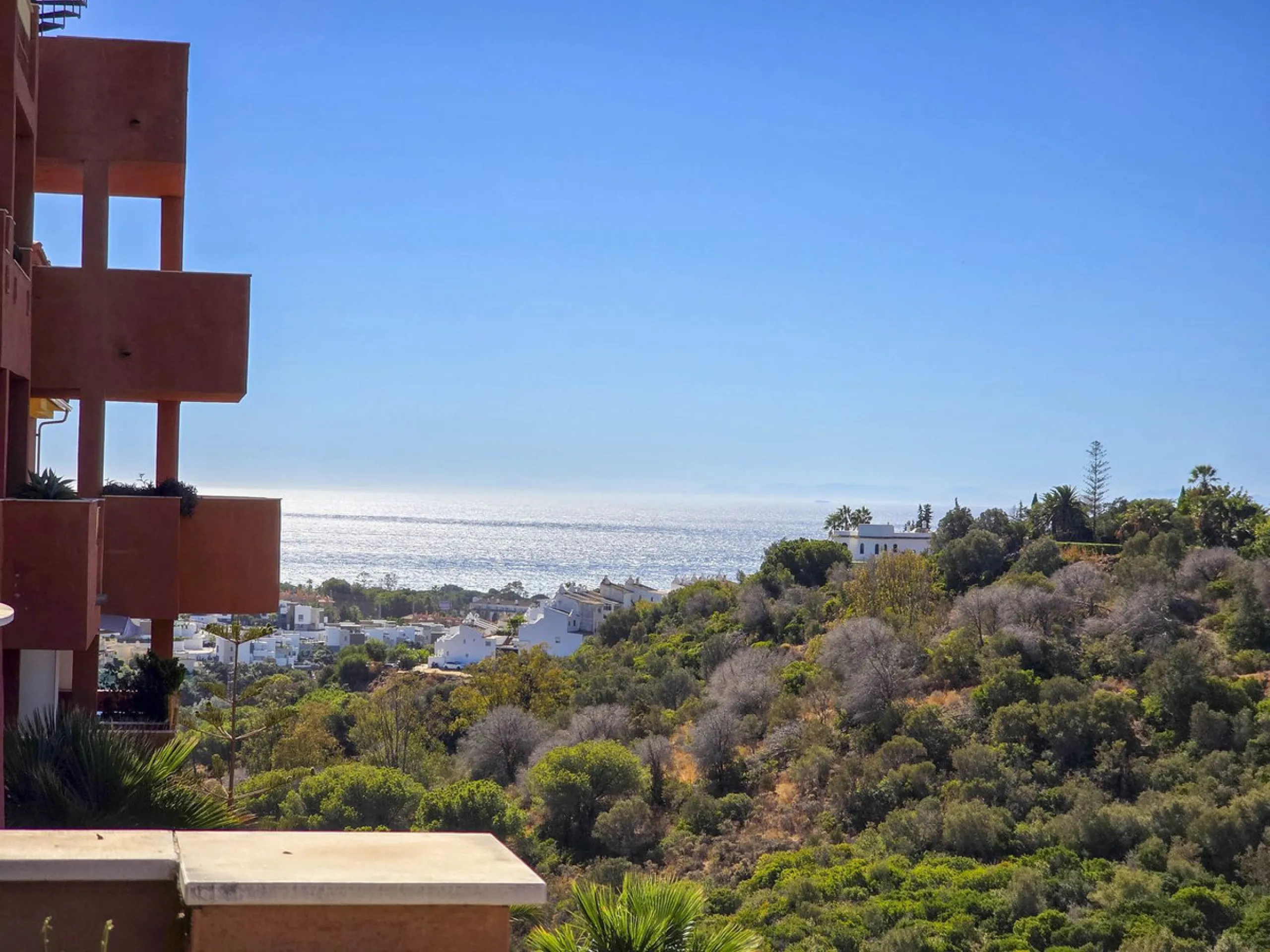 Renovated Apartment in La Reserva de Marbella – Marbella East
