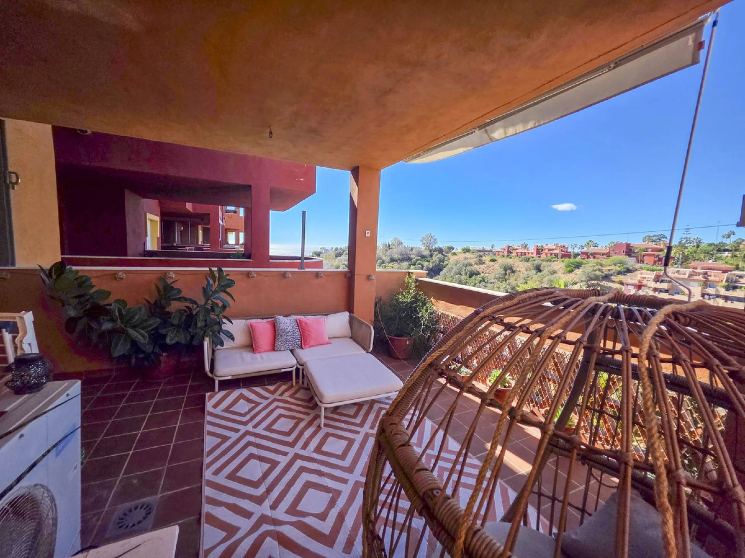 Renovated Apartment in La Reserva de Marbella – Marbella East