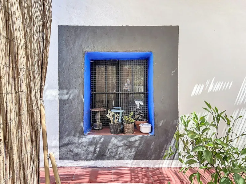 Nestled in the hills of Arenas, Málaga, this enchanting cortijo is more than just a home it's a Mediterranean haven full of character, peace, and possibility. Divided into three separate apartments, its perfectly suited for use as a charming B&B or a spac