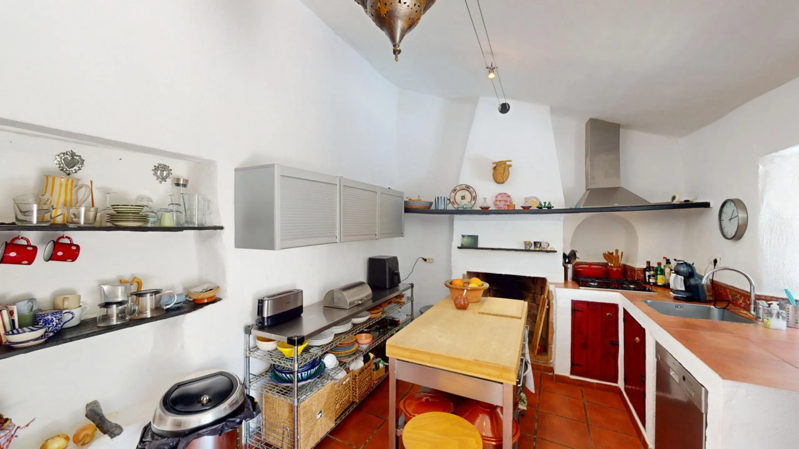 Nestled in the hills of Arenas, Málaga, this enchanting cortijo is more than just a home it's a Mediterranean haven full of character, peace, and possibility. Divided into three separate apartments, its perfectly suited for use as a charming B&B or a spac