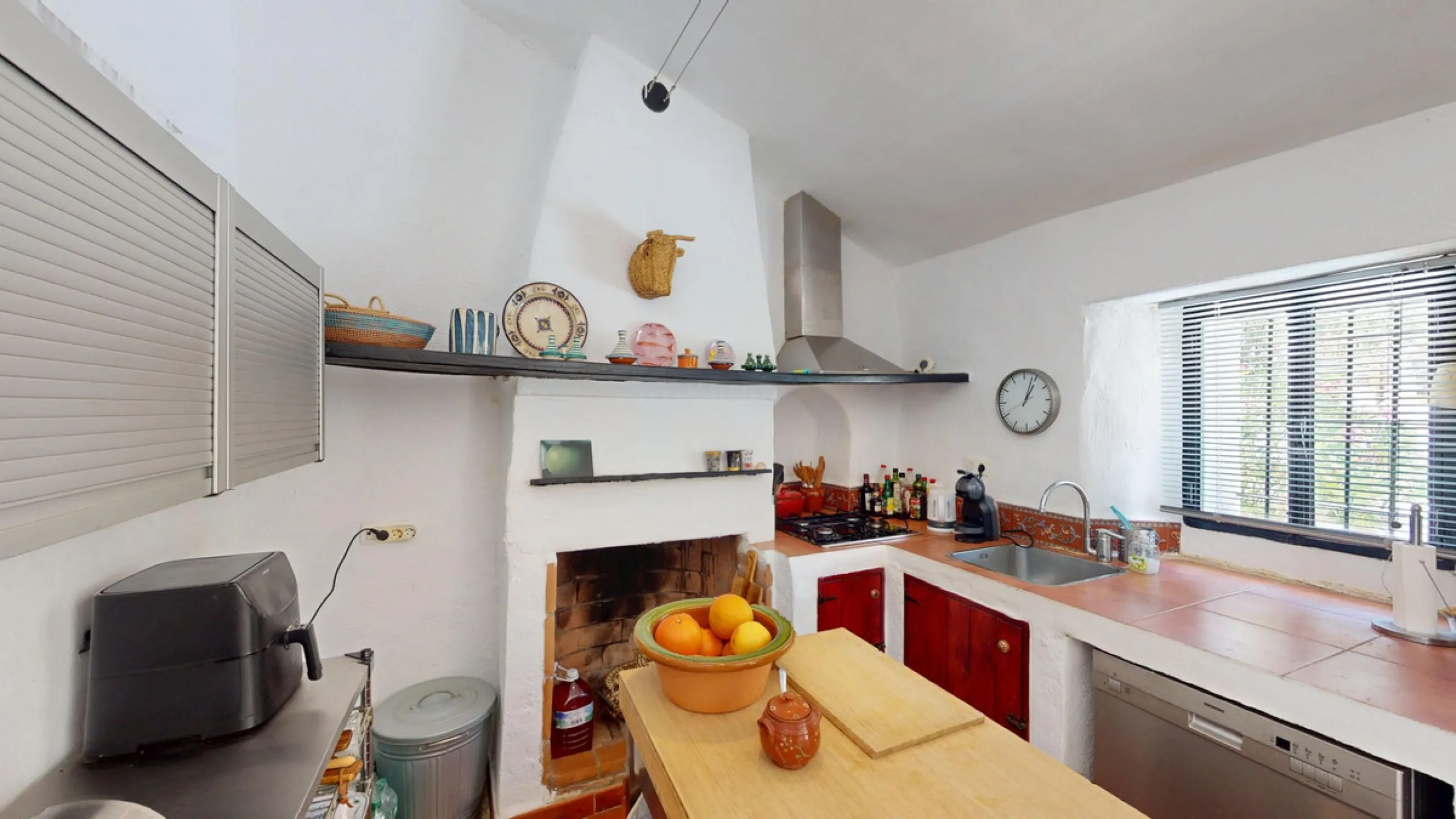 Nestled in the hills of Arenas, Málaga, this enchanting cortijo is more than just a home it's a Mediterranean haven full of character, peace, and possibility. Divided into three separate apartments, its perfectly suited for use as a charming B&B or a spac