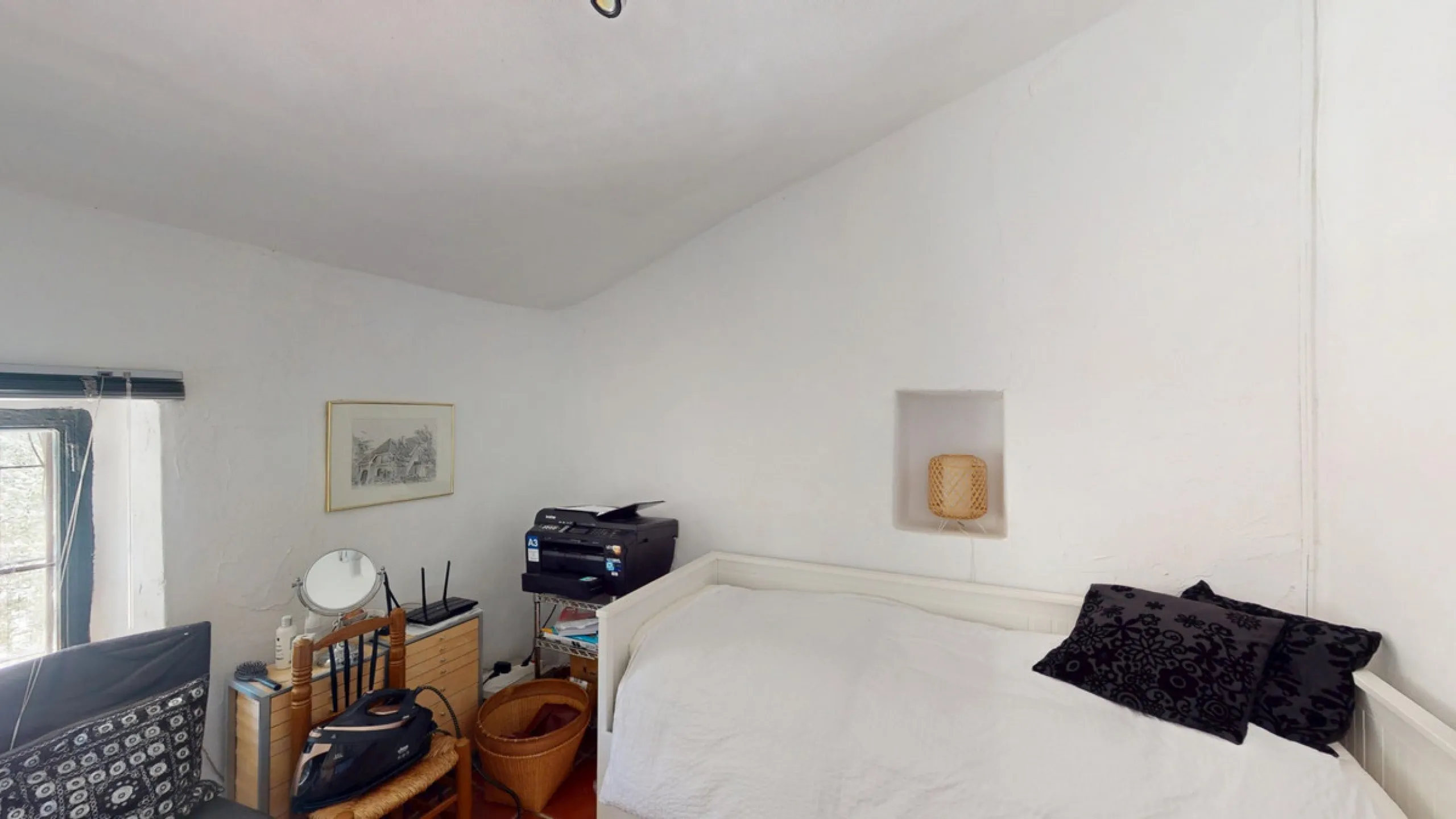 Nestled in the hills of Arenas, Málaga, this enchanting cortijo is more than just a home it's a Mediterranean haven full of character, peace, and possibility. Divided into three separate apartments, its perfectly suited for use as a charming B&B or a spac