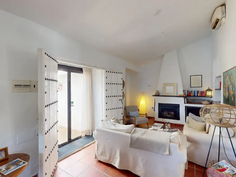 Nestled in the hills of Arenas, Málaga, this enchanting cortijo is more than just a home it's a Mediterranean haven full of character, peace, and possibility. Divided into three separate apartments, its perfectly suited for use as a charming B&B or a spac