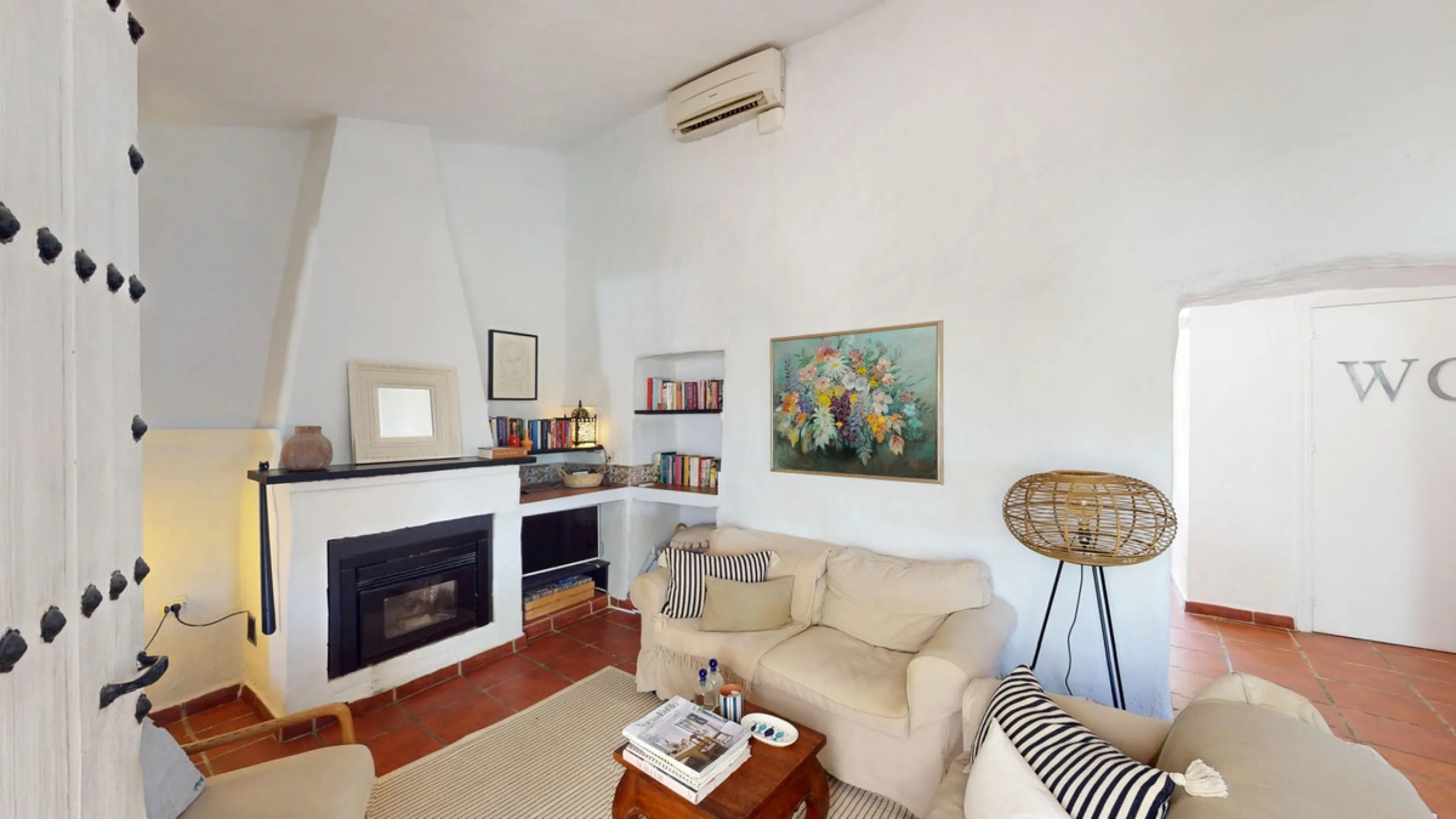 Nestled in the hills of Arenas, Málaga, this enchanting cortijo is more than just a home it's a Mediterranean haven full of character, peace, and possibility. Divided into three separate apartments, its perfectly suited for use as a charming B&B or a spac