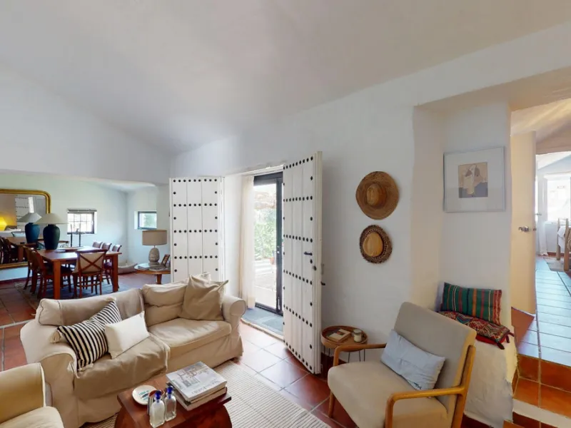 Nestled in the hills of Arenas, Málaga, this enchanting cortijo is more than just a home it's a Mediterranean haven full of character, peace, and possibility. Divided into three separate apartments, its perfectly suited for use as a charming B&B or a spac