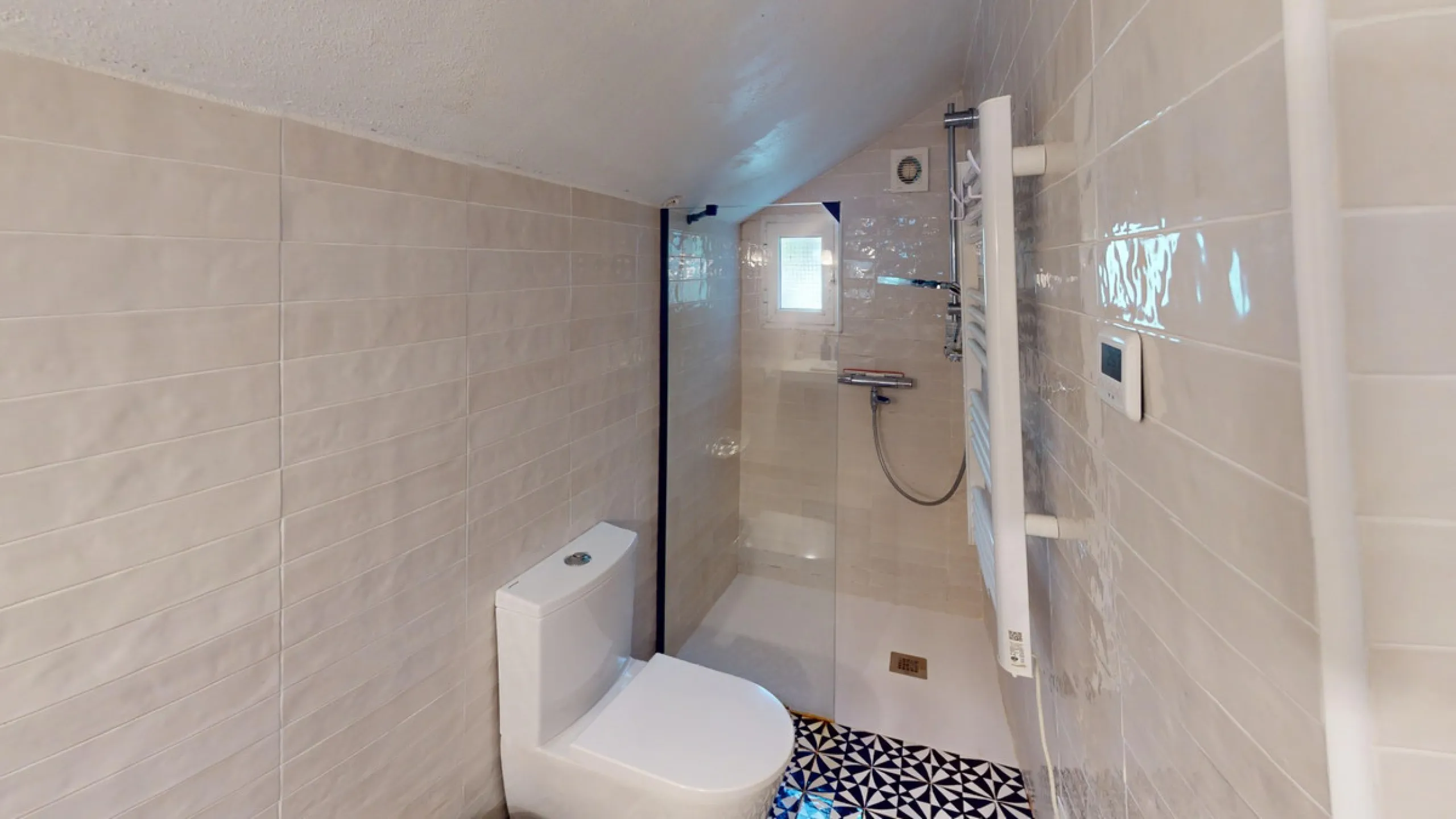 Nestled in the hills of Arenas, Málaga, this enchanting cortijo is more than just a home it's a Mediterranean haven full of character, peace, and possibility. Divided into three separate apartments, its perfectly suited for use as a charming B&B or a spac