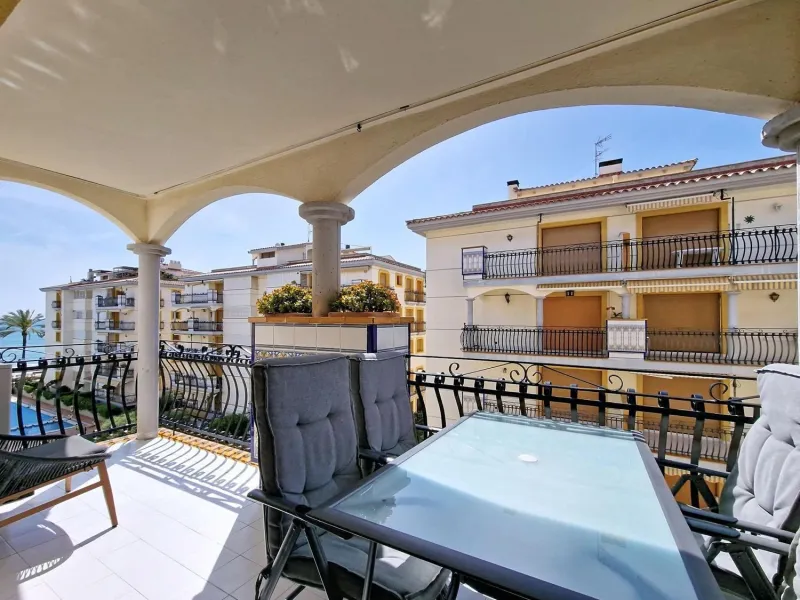 Exclusive renovated penthouse with sea views and direct beach access in Calafell