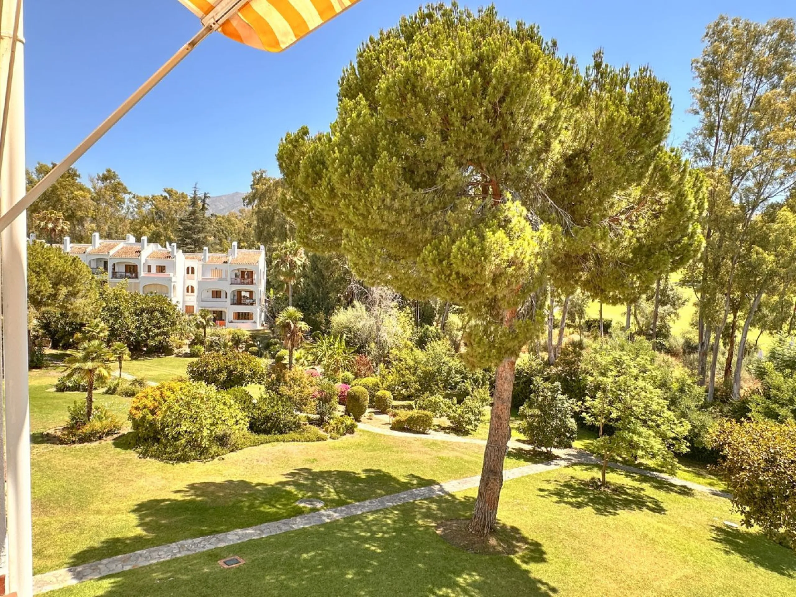 Bright and Spacious One-Bedroom Apartment in Le Village – Marbella