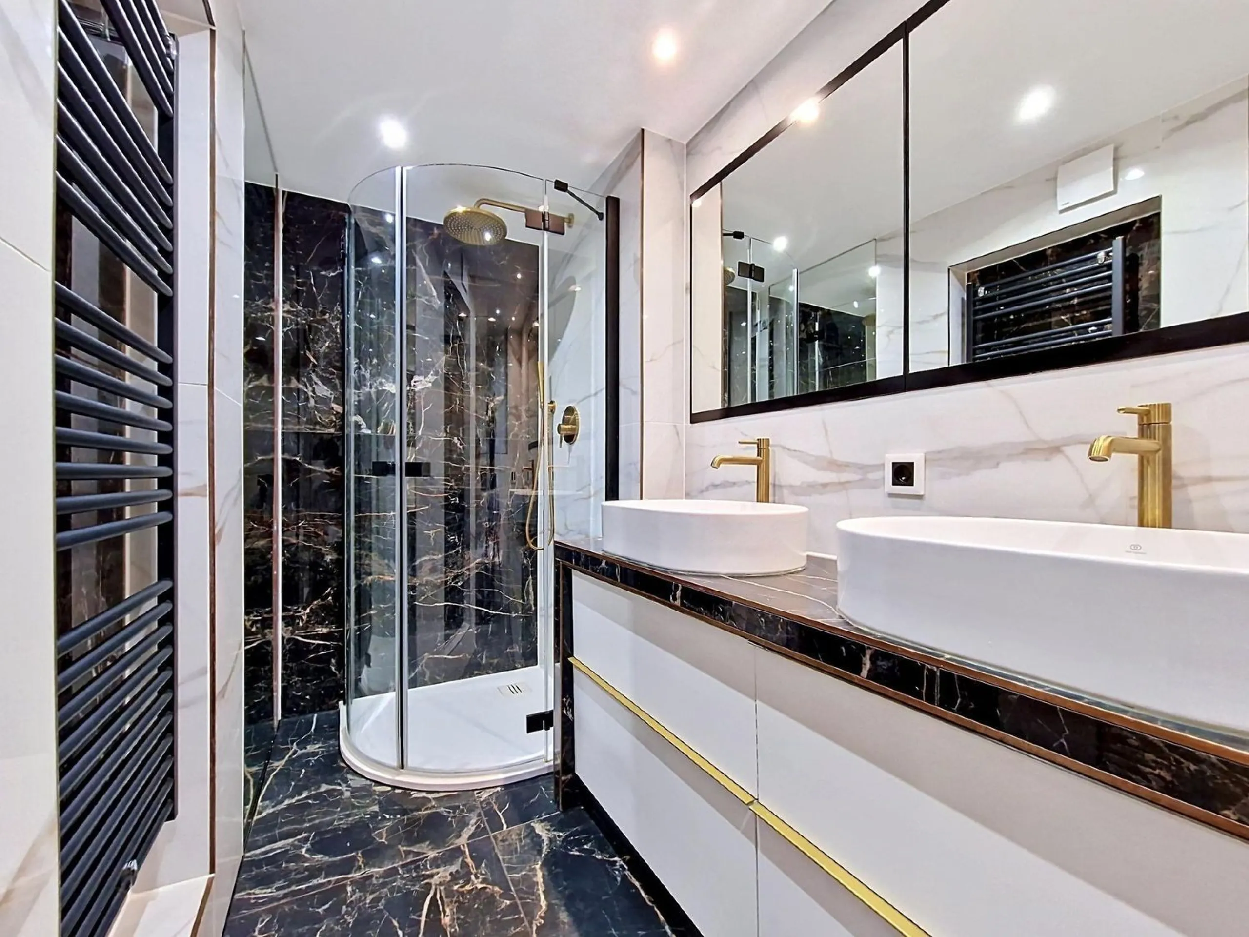 Exclusive renovated penthouse with sea views and direct beach access in Calafell