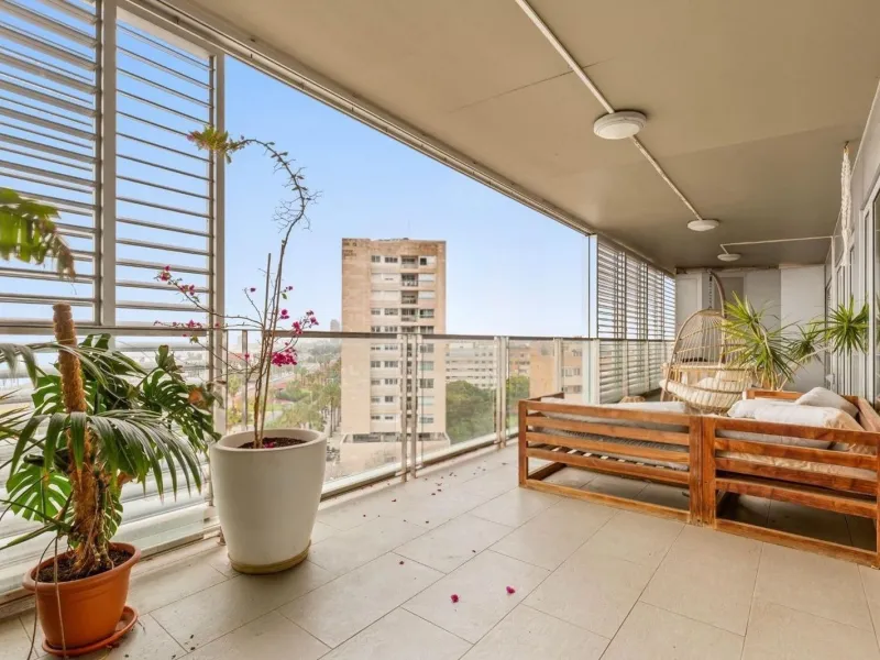 Piso moderno y luminoso con terraza en Diagonal Mar, Barcelona