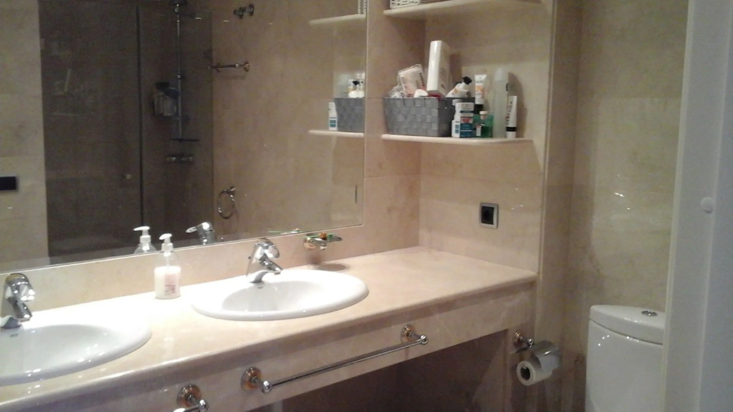 Fantastic 3 bedrooms, corner apartment on a 5th floor for sale in Marina Banus. Open sea views. lots of light as it is South facing. Immaculate!!! Parking and storeroom included in the price.