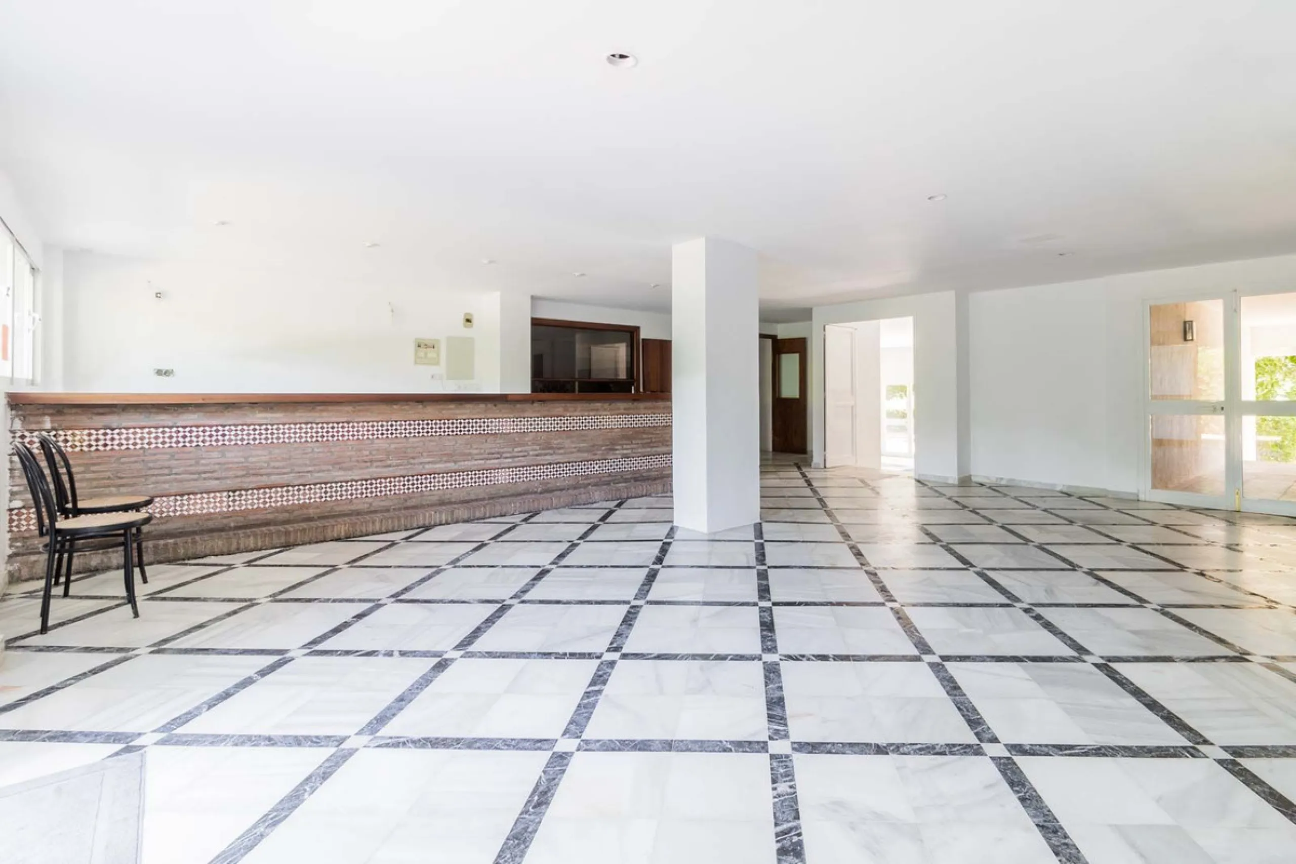 Fantastic commercial premises for sale in Bahía Dorada, Estepona