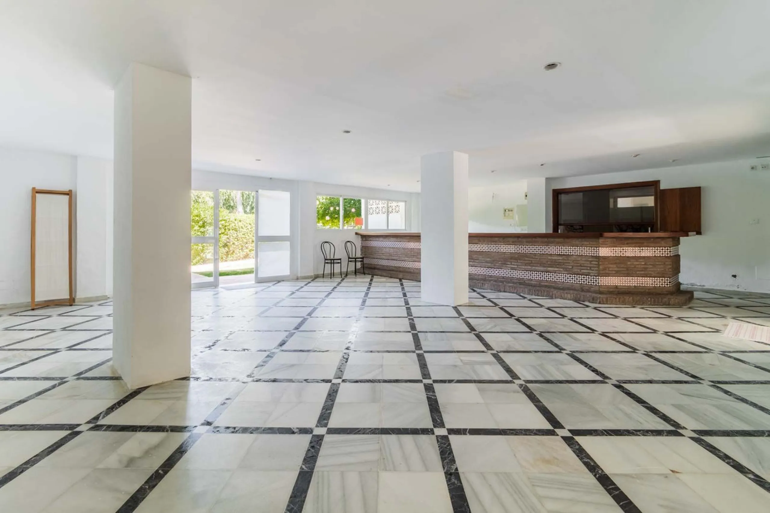 Fantastic commercial premises for sale in Bahía Dorada, Estepona