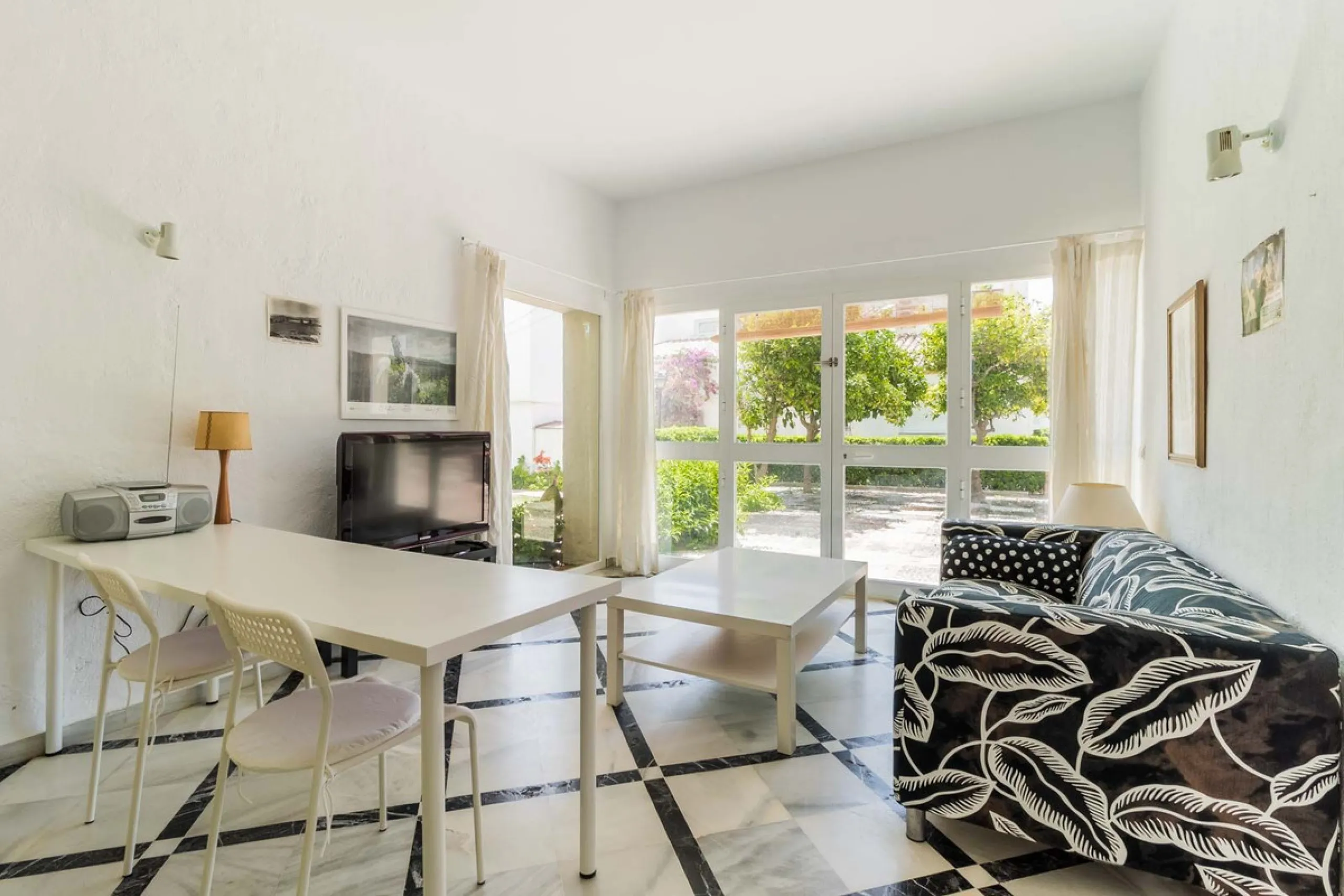 Fantastic commercial premises for sale in Bahía Dorada, Estepona