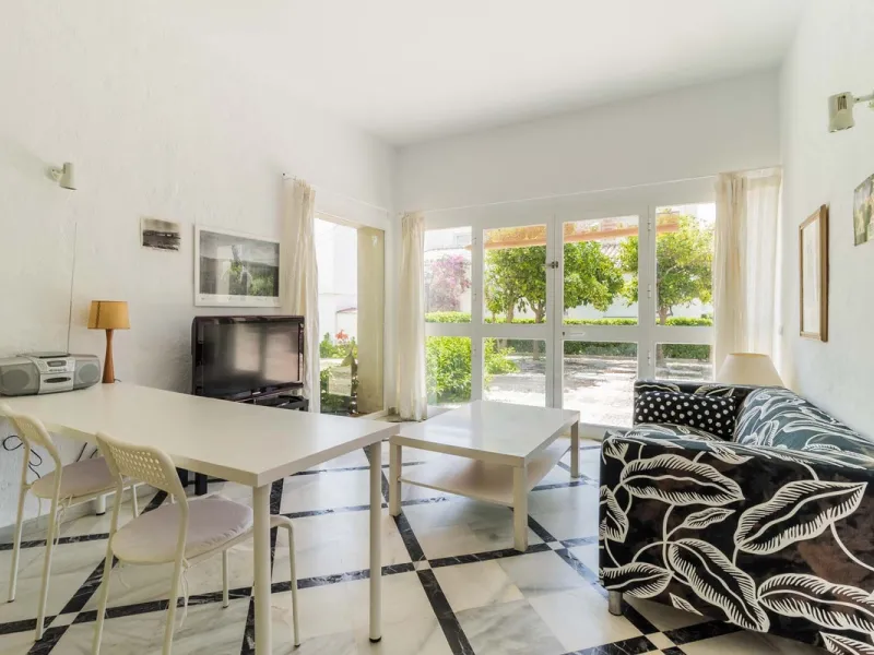 Fantastic commercial premises for sale in Bahía Dorada, Estepona
