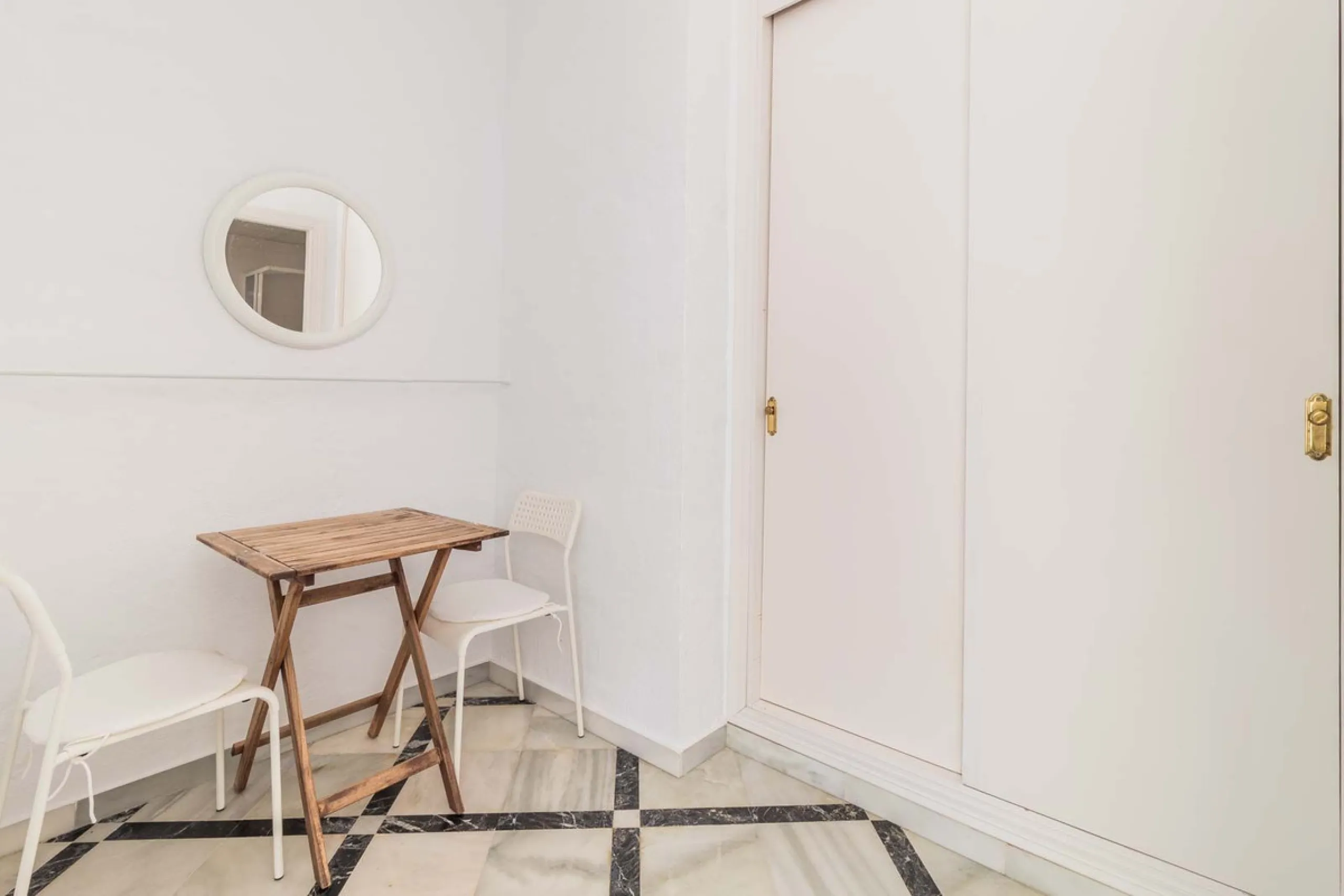 Fantastic commercial premises for sale in Bahía Dorada, Estepona