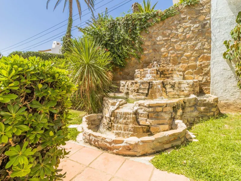 Fantastic commercial premises for sale in Bahía Dorada, Estepona
