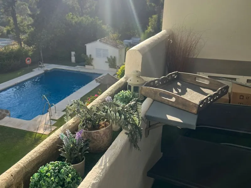 Newly renovated apartment with aprox 5 min walk to the beach in Artola Baja area. The apartment building has approved rental license.