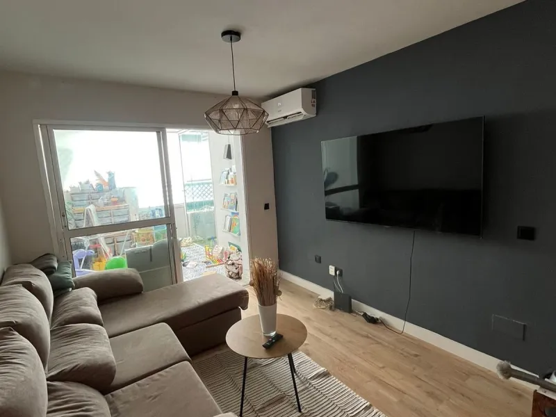 Newly renovated apartment with aprox 5 min walk to the beach in Artola Baja area. The apartment building has approved rental license.