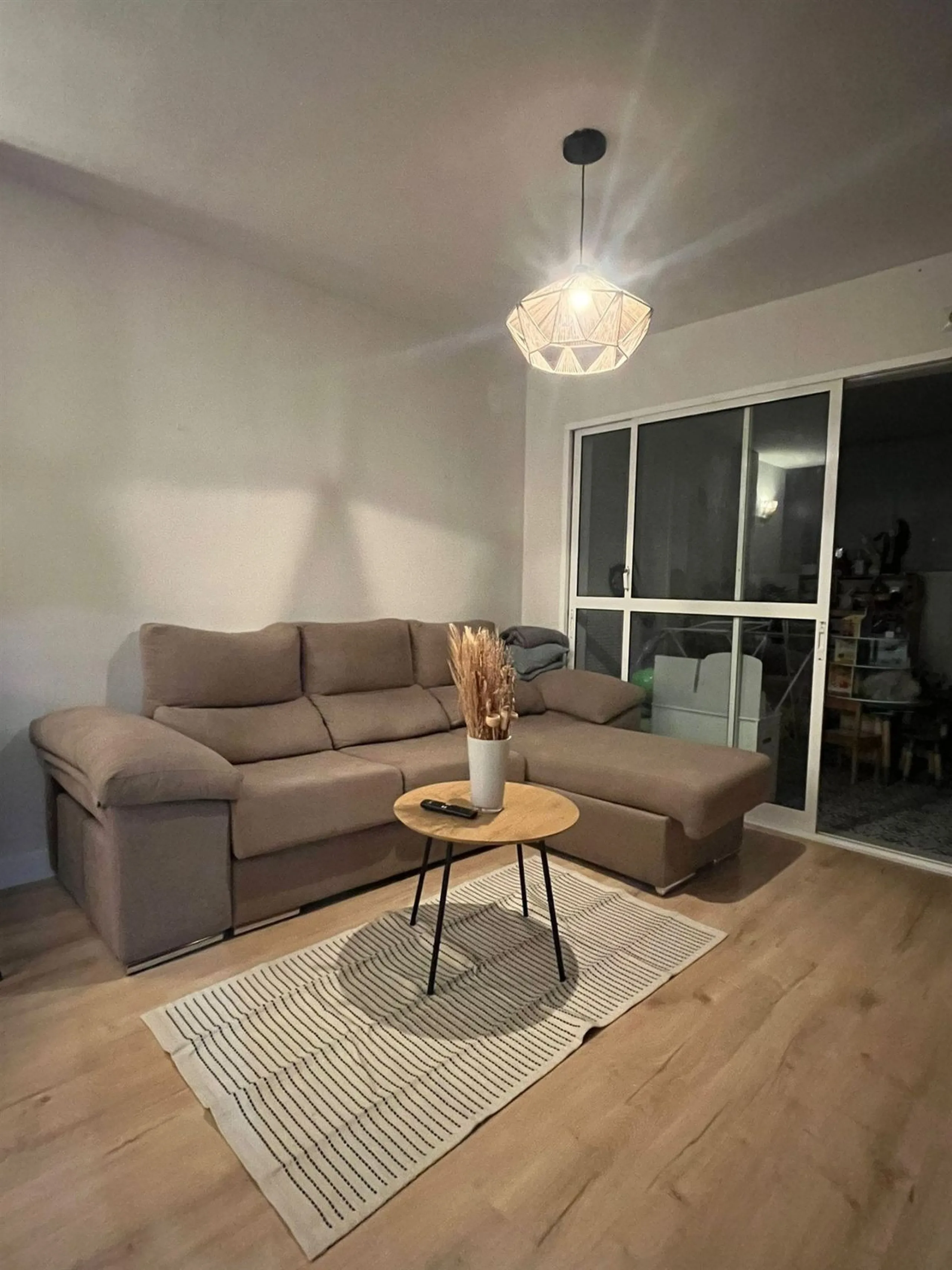 Newly renovated apartment with aprox 5 min walk to the beach in Artola Baja area. The apartment building has approved rental license.