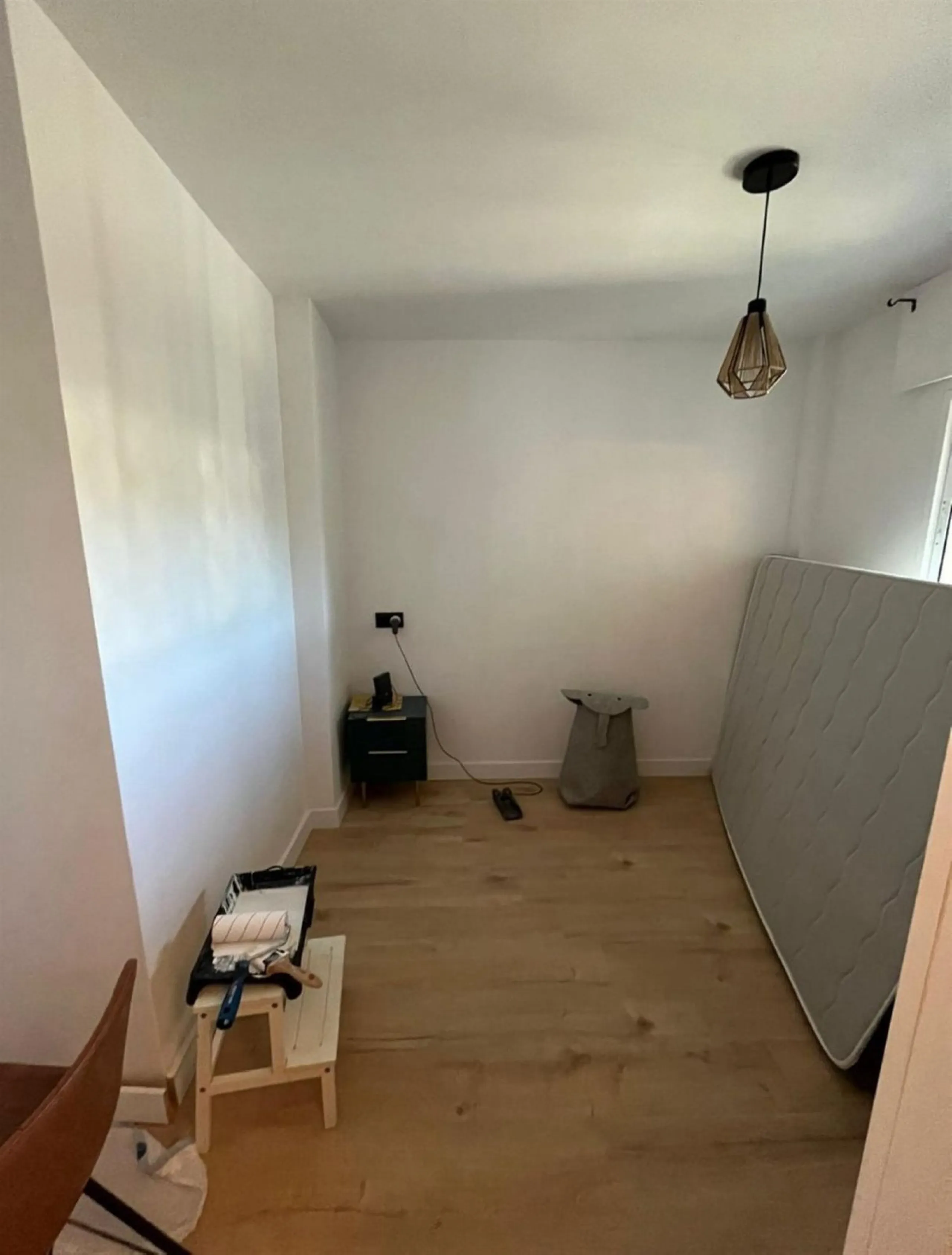 Newly renovated apartment with aprox 5 min walk to the beach in Artola Baja area. The apartment building has approved rental license.