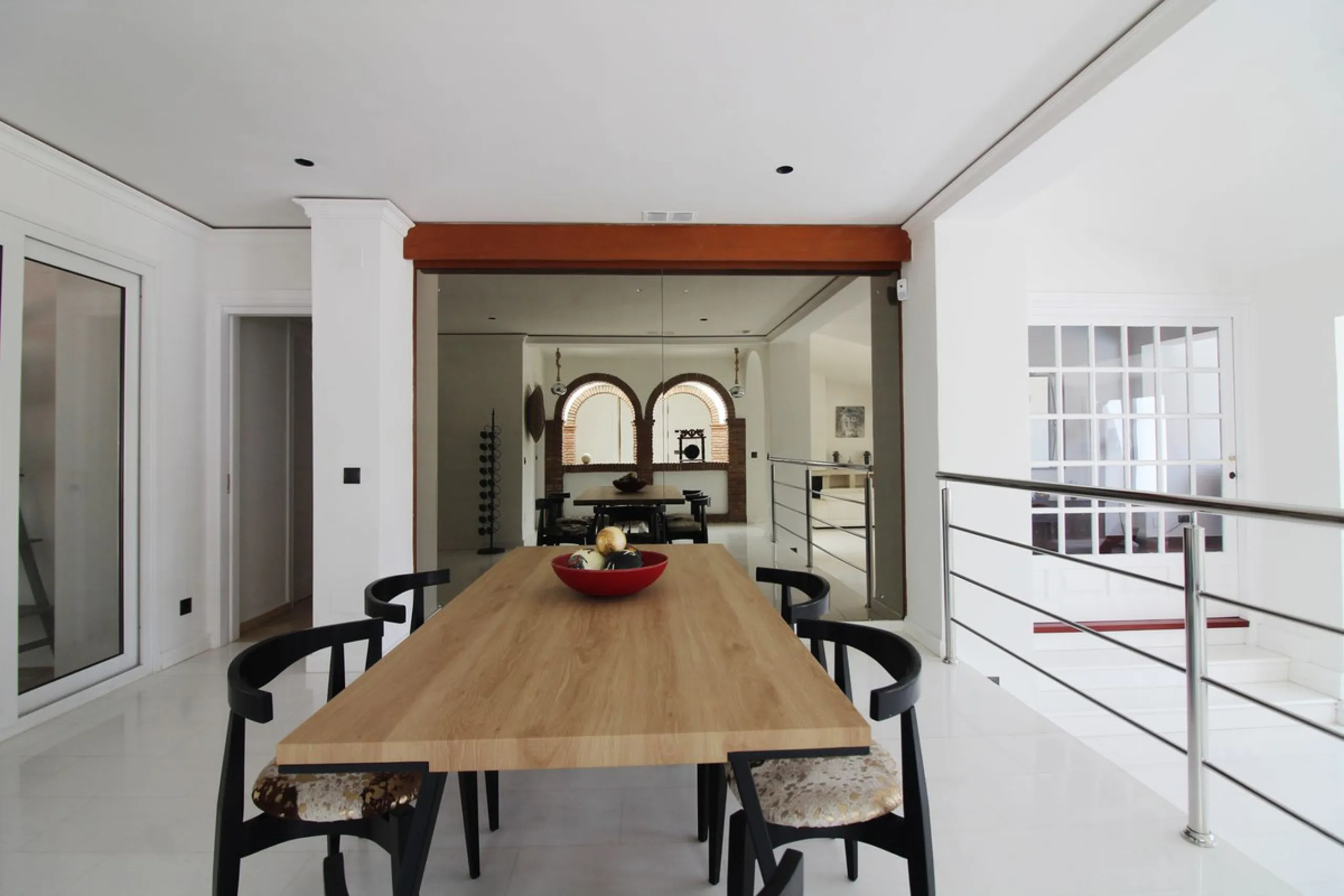 House - Detached Villa в продаже в Benalmadena, Málaga. В доме 3 спален и 3 ванных комнат. Площадь дома 375 м². Площадь участка 1115 м²
